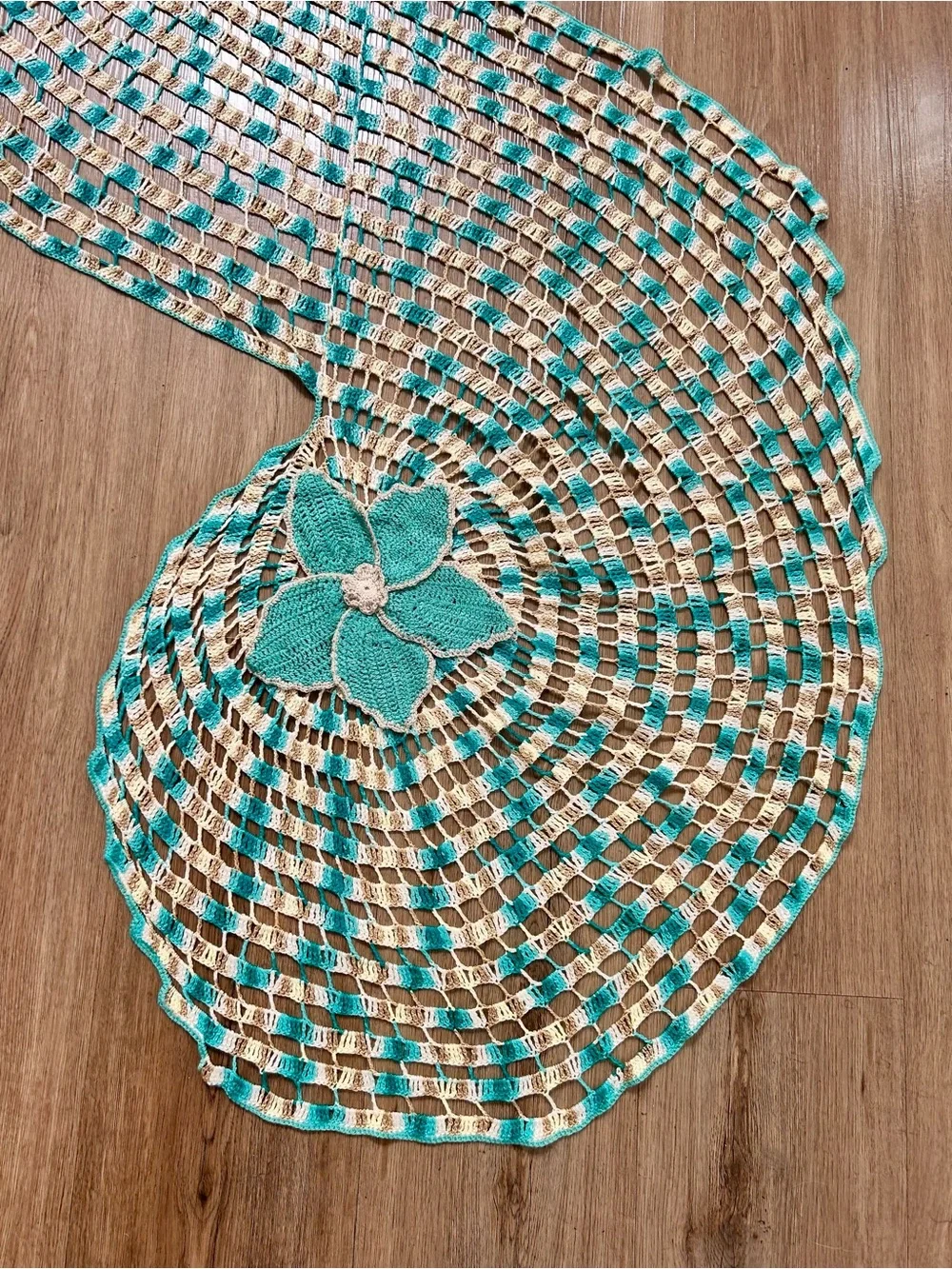 Vintage Hand Crochet S-Shape Serpentine Table Runner Boho Teal Cream 56x30